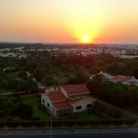 With One Bedroom In Portimao, With Wonderful Sea View, Pool Apartament Portimão